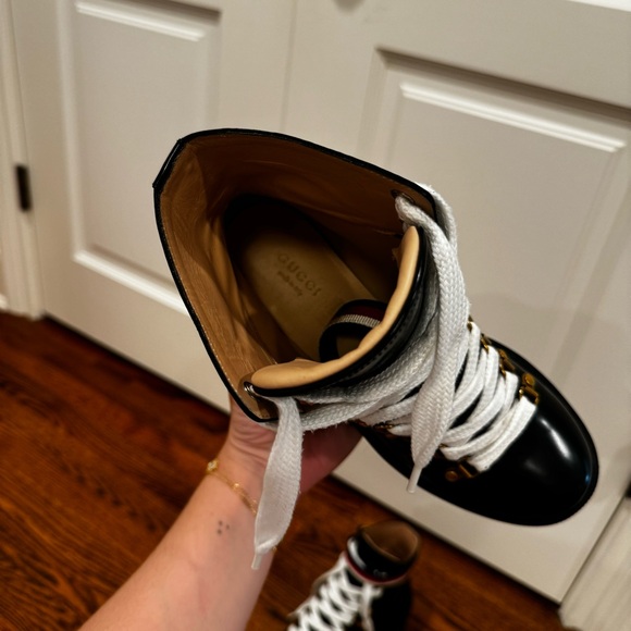 GUCCI GG LEATHER CANVAS ANKLE BOOTS BLACK W/ RED, WHITE, AND BLUE BUCKLE - Picture 3 of 16